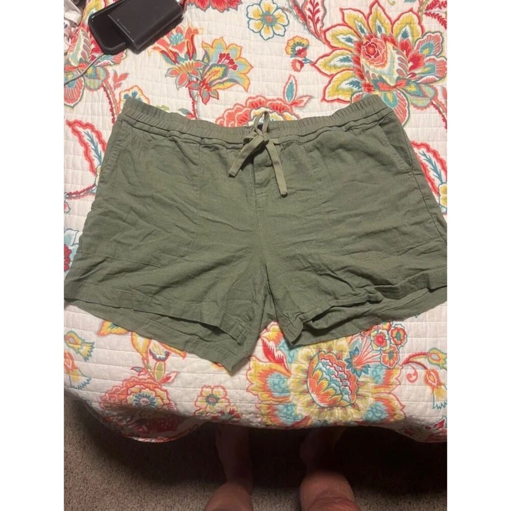 Olive green linen shorts, fits like XL